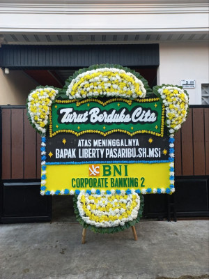Papan Bunga Duka di Wainitu