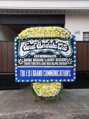 Papan Bunga Duka di Wainitu